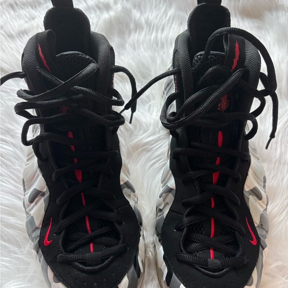 Nike Black and Red Athletic Shoes